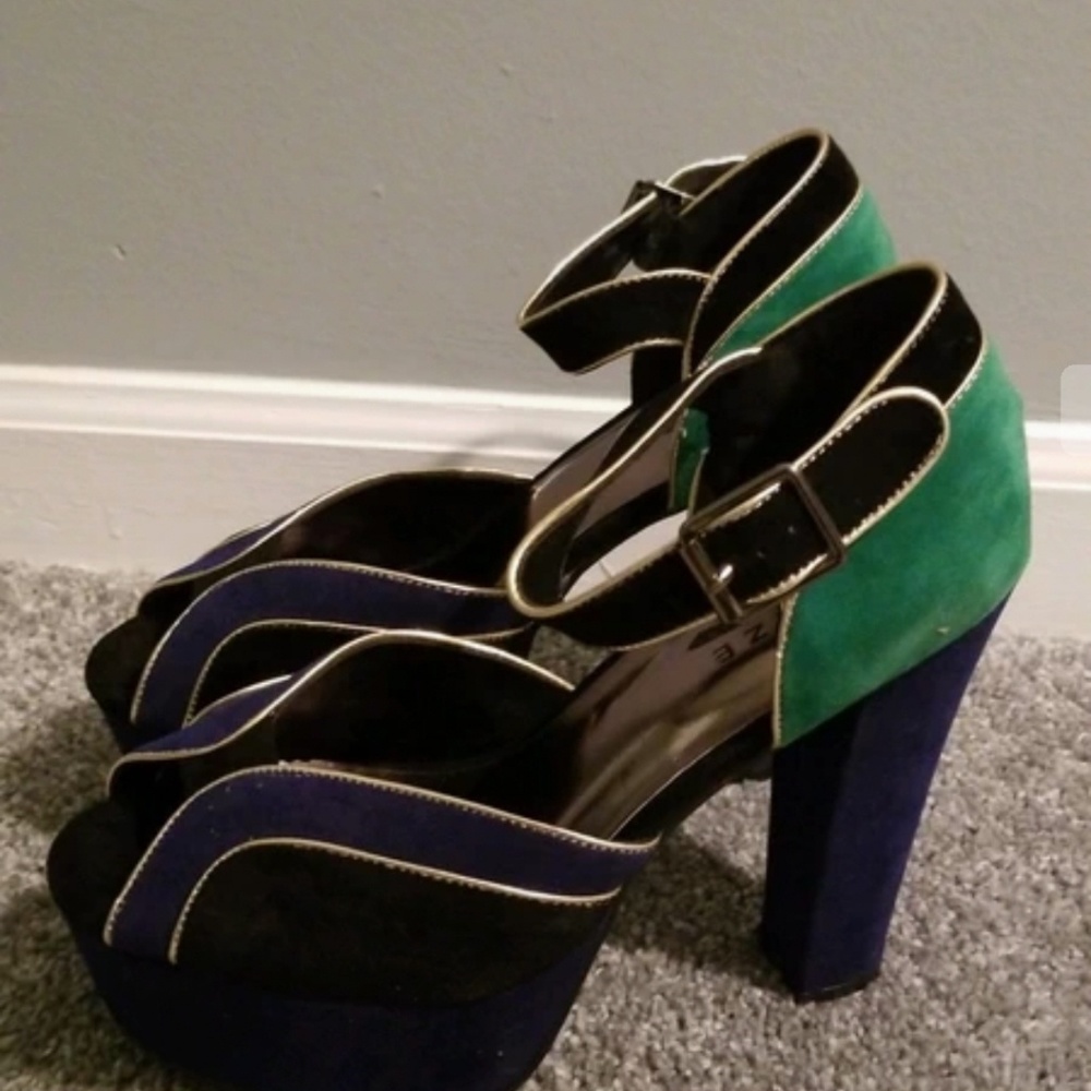 Platforms - Picture 3 of 5